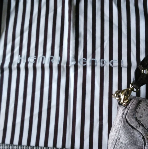 Henri Bendel Rare Snakeskin Convertible Handbag - Picture 12 of 13